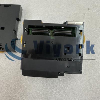 China Omron CJ2M-CPU11 Servo Drive Module com origem no Japão à venda