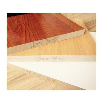 China Quality Poplar Pine Material Durable Guaranteed Impact Resistant Medium Density Fiberboard for sale