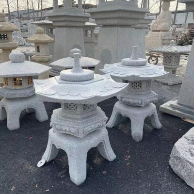 China modern natural japanese granite stone lanterns for garden and temple for sale