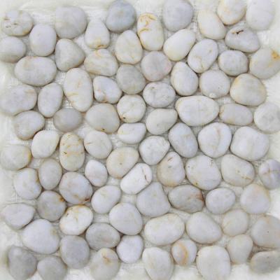 China Small Modern Shanghai Snow White Polished Glass Clay Rainbow Landscaping Etched Beach Pebbles Stones River For Gardens for sale