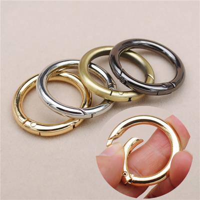 China Luxury Shiny Circular Shape Spring Metal Purse Ring Buckles Round Good Quality Metal Gold Snap Open Ring For Bag for sale