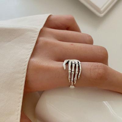 China Nail Charms Ring Fashion Alloy Geometry Skull Five Open Ring Fashion Cool Palm Embrace Couples Love Embrace Arm Ring 2021 Jewelry for sale