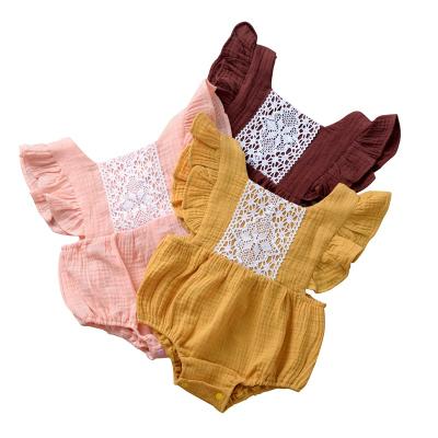 China Plain Button Design Lace Pattern Small Fly Sleeve Fly Sleeve Cotton Romper Set Baby for sale