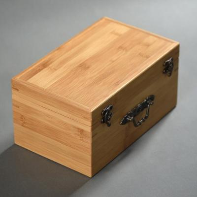 China Stored Pine Wooden Box With Engraving Logo On The Lid for sale