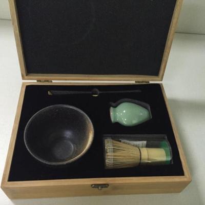 China Luxury Suit Box Green Tea Gift Matcha Green Tea Set Matcha Beater Kit Wood Stocked Tea Set for sale