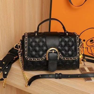 China Waterproof 2023 Designer Luxury Handbag Boutique Colorful Pvc Handbag Women Trendy Fashion Shoulder Bag for sale