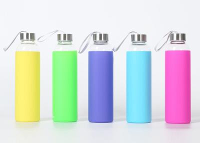 China 500 Ml -750 Ml Colorful Drinking Water Bottle With Silicone Sleeve Leakproof Borosilicate for sale