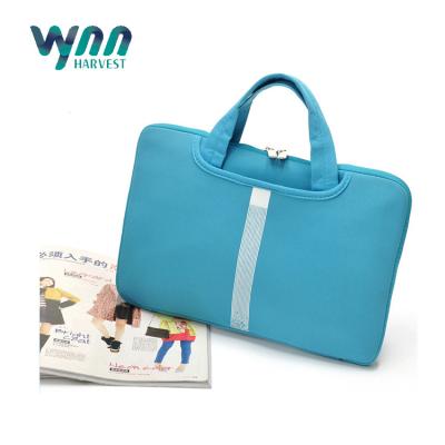 China Bolsillos que llevan el bolso del viaje del ordenador portátil, caja impermeable del ordenador portátil del azul con la manija en venta