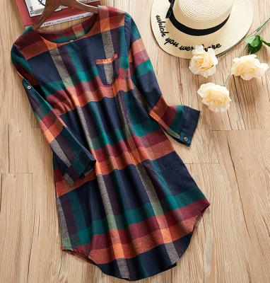 China Anti-Static Ladies Plus Size Plaid Dress Print Shorts Sheath O-neck Loose Shirtdress Pocket Vintage Casual Dress for sale