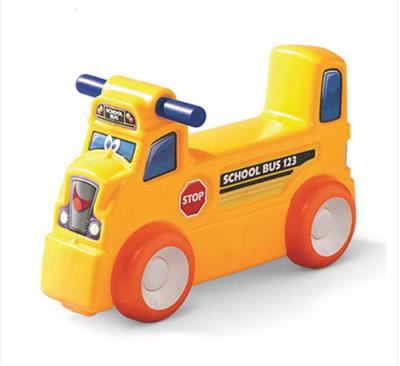 China Ecofreindly Roto moldou produtos plásticos Toy Cars Customized Color plástico pequeno à venda