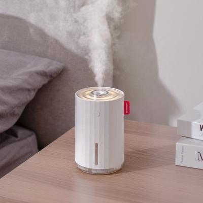 China Hot Selling Portable Mini Car Humidifier USB Rechargeable Home Office Mist Ultrasonic Cool Humidifier with Light for sale