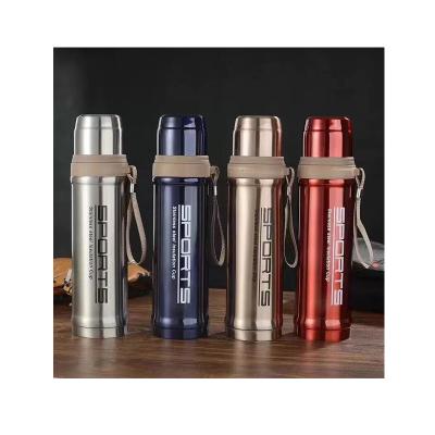 China Sustainable Double Wall Water Bottle Stainless Steel Flask Sports Bottle With Handle Lid for sale