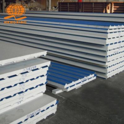 China 1025 mm used sandwich panel roof tiles prefab house for sale