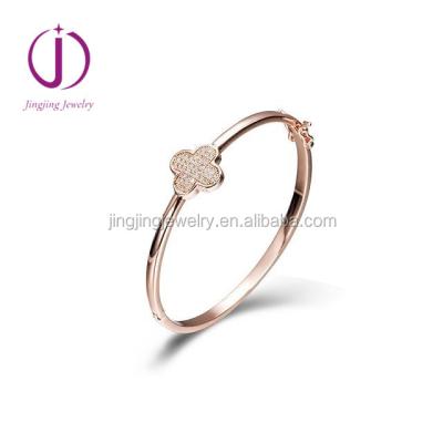 China Guangzhou manufacturer of China 925 silver micro pave set four leaf clover bracelet for sale