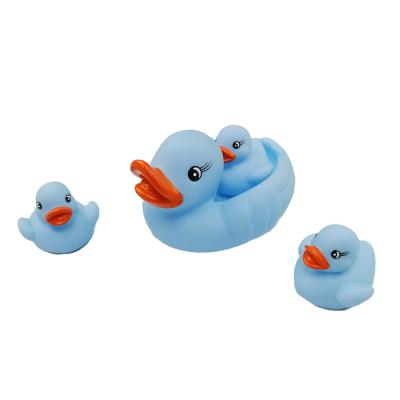 China Eco-Friendly Non-Toxic Duck Toys 4 Pcs Bathtub Ducks Family Squeak and Float Ducks Baby Shower Rubber Toy for Toddlers Boys Girls for sale