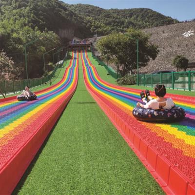 中国 Commercial Outdoor Rainbow Playground Sports Playground Slide Kids Plastic Slide 販売のため