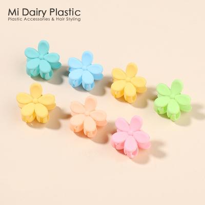 China Hair decorations SLFZ0012 OEM ODM Factory Bulk Sale PC PS ABS Macaron Candy Daisy Hair Clips for Women Girls Kids Decorations for sale