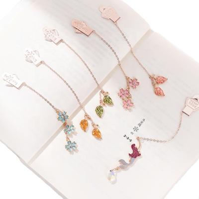 China Custom Europe Enamel Fancy Leaf Pendant Bookmark for sale