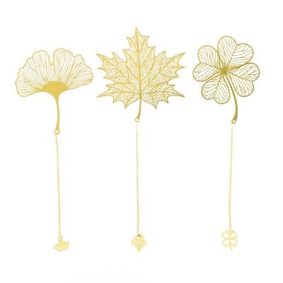 China Europe Chinese Style Golden Maple Ginkgo Leaf And Clover Metal Bookmark With Pendant for sale