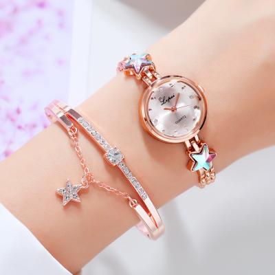 China Women Fashion Bracelet Watch Diamond Set Temperament Female Watch Creative Small Star Simple Dial Diamond Watch for sale