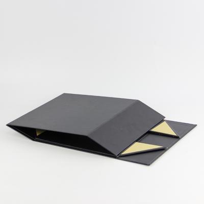 China Custom Recyclable Rigid Black Collapsible Paper Folding Square Flap Cardboard Magnetic Closure Gift Box for sale