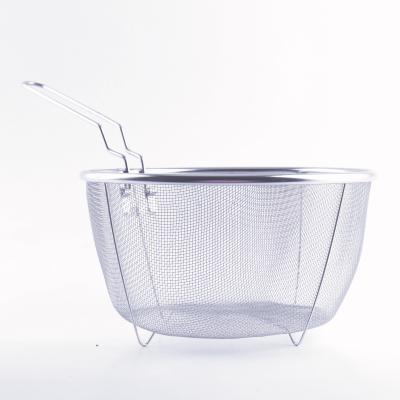 China Sustainable Stainless Steel Fryer Basket Round Wire Mesh Strainers For Chicken Wings Chip Frying With Detachable Handle for sale