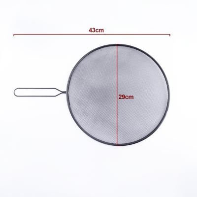 China Sustainable Metal Cooking Splatter Screen With Handle Grease Splatter Guard For Frying Pan Mult Use Cooling Mat Drain Board for sale