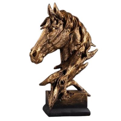 China Abstract Outdoor Sculptures Europe Art Resin Horse Vintage Lion Wolf Home Decoration Wholesale Resin Horse Head Statues for sale