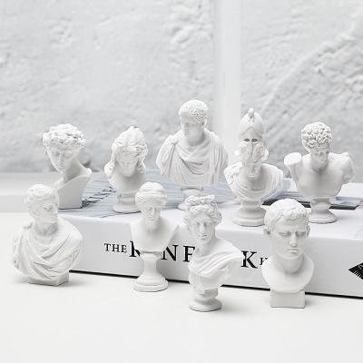 China Europe Retro Small Style Mini Resin Plaster Decoration Model Room Office Sculpture Head Decoration for sale