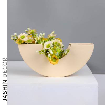 China Minimalist Elegant Home Decor Colorful Centerpiece Modern Design Wedding Ceramic Flower Vases for sale