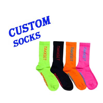 China Athletic Suppliers Customized Green Letter Striped Unisex Color Socks Custom Brand Name Orange Black Cotton Socks for sale