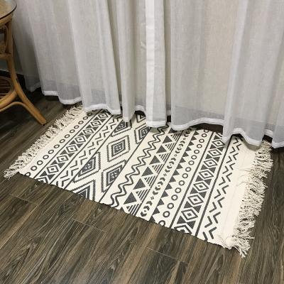 China Small Washable Cotton Canvas Area Rug with Tassels Hand - Printed Woven Mat Washable Entryway Blanket for Bedroom Kitchen Laundry Room for sale