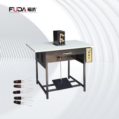 中国 Desktop Factory Embroidery Design Foot Type Spot Welding Machine 販売のため