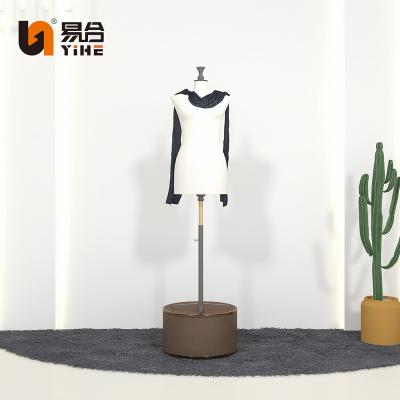 China YIHE Customized Luxury Clothing Store MDF Round Booth Mannequin Platform Display Table Shop Display Stand for sale