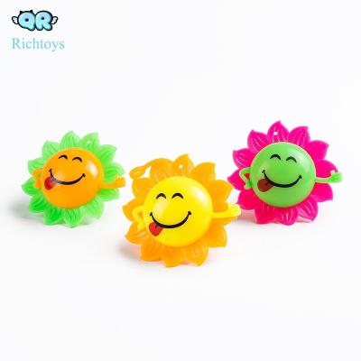 China Hot Sale High Quality Funny Smile Cute Flashing Flower Shaped LED Massage Ball Toy Wity Spike Yo-Yo for sale