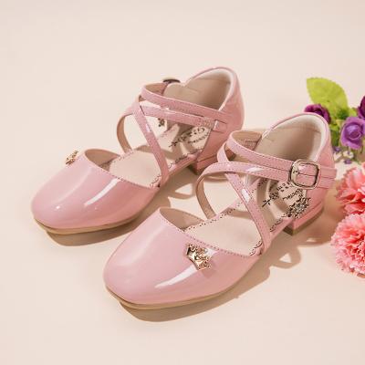 China Lovely Soft Unique Comfortable Little Girl Sandals OEM Princess Sandals Kids Breathable Grace Metal Element Sandals for sale