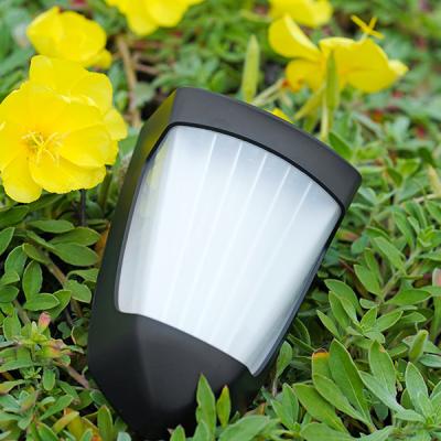 China IP64 Waterproof Garden Long Yard Decorative Solar Led Wall Light 1200mah for sale