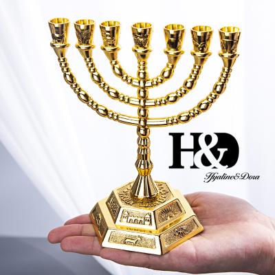 China Home Decoration H&D Vintage Menorah Gold Candelabra 7 Candle Holder Wedding Home Table Centerpieces for sale