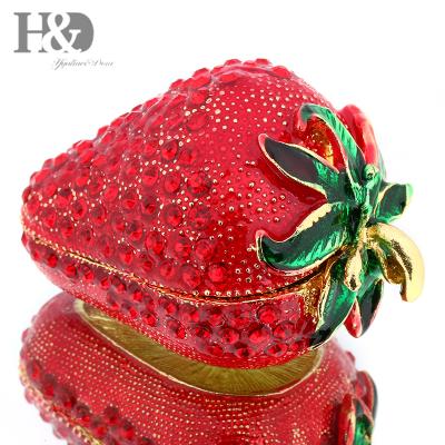 China Ring Holder& Collectible Jewelry Container H&D Strawberry Trinket Box Ornament Crystals Hand Painted Models Hinged Jewelry Trinket Trinket Box for sale