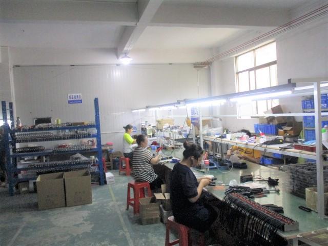 Verified China supplier - Foshan City Nanhai District Jinsha Liansha Ruili Case&Bag Hardware Fittings Factory