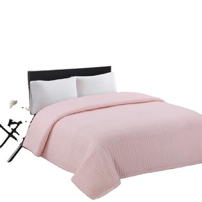 China Contemporary comforter is made of simple home textile with horizontal pattern wash and cotton filling solid comforter for sale