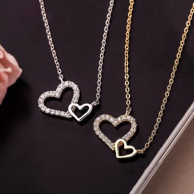 China CLASSIC 925 Simplicity Peach Heart Shape Pendant Necklace Sterling Silver Double Heart Necklace Diamond Inlay Women Clavicle Chain for sale