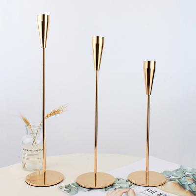 China 2021Factory Hot Selling Romantic Luxurious Candlelight Metal Set Metal Candle Holder Three Candlestick for sale