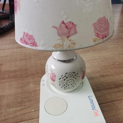 China High Efficiency Smart 5w Bedside Decor Glass Lamp Led Table Lights For Study Bedroom Home Living Room for sale