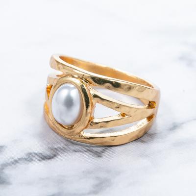 China Delicate Ring With Rein Stone For New Fashion Design Alloy Metal Jewelry New Arrival Women Gold Plated for sale