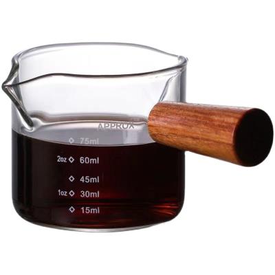 China 100ml Viable Mini Wood Handle Coffee Mug Glass Scale Measuring Cup Glass Mouth Double Sharing Pot for sale