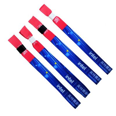 China Fashionable and wholesale price good quality disposable wrist lanyard can be customized logo for sale