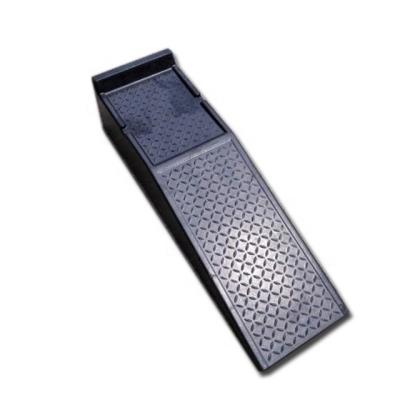 China Heavy Duty Portable Trailer Part Truck Part Rubber Car Ramp For Car Lifting for sale