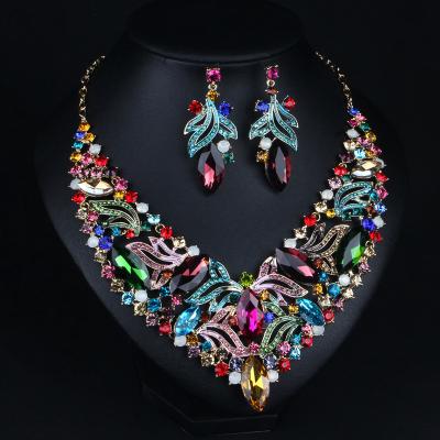 China High Quality Crystals Exaggerated Necklace And Earrings Set Wholesale Inlaid Crystal Jewelry Set Fashion First Bridal Set for sale