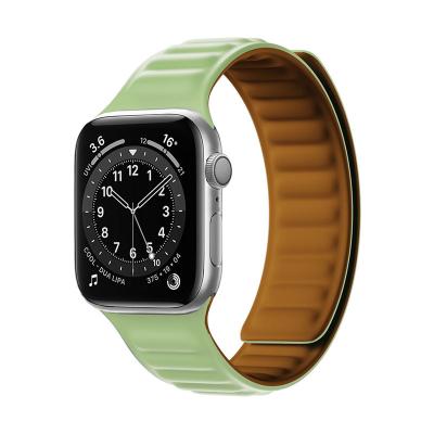 China Custom Wholesale Single Two Tone Silicone Watch Band Silicone Apple Watch Bands Couples Watch Strap for sale